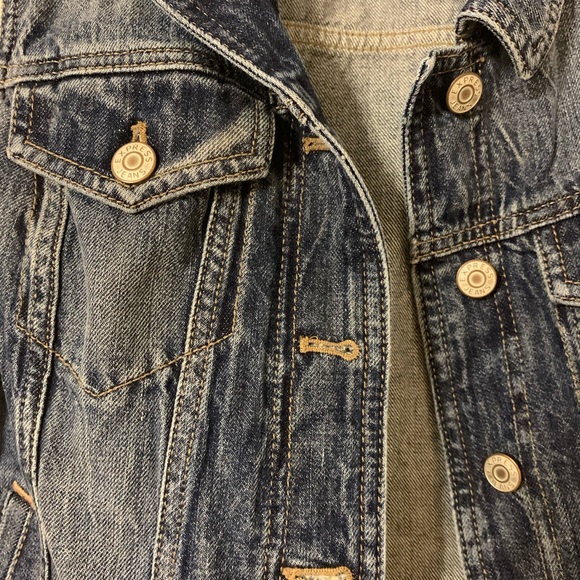Express sleeveless jean jacket - Picture 4 of 8